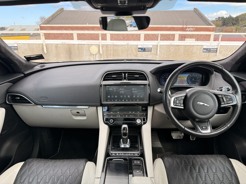 2019 Jaguar F-PACE SVR 5.0P/4Wd/8At63976267828739112