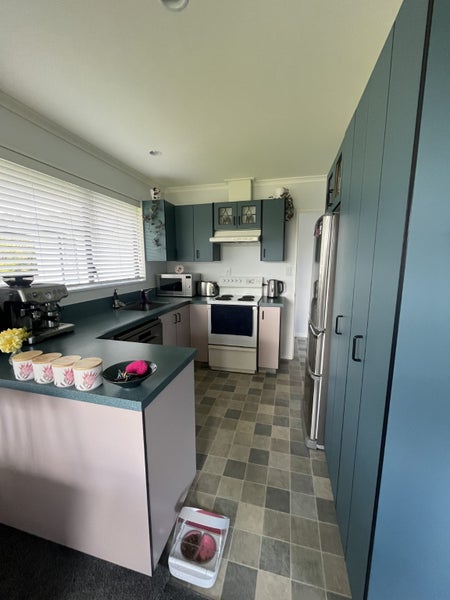 Stoke, 3 bedrooms63976145991937112