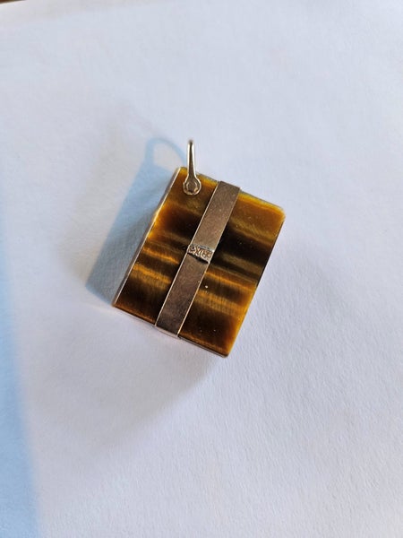 VINTAGE NZ TIGER EYE PENDANT/FOB 9CARAT GOLD Carousel 2