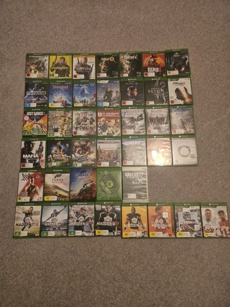 Bundle Xbox One Games and 2 Game Guides Carousel 1