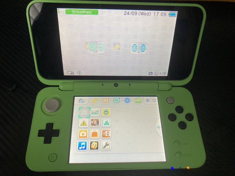 Minecraft Special Edition Nintendo 2ds XL Carousel 4