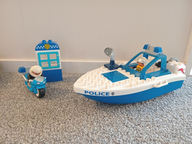 Duplo Police boat and motorbike Carousel 1