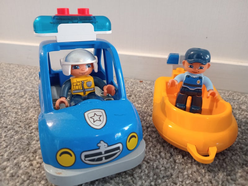 Duplo Police - two boats and police car with flashing siren Carousel 2