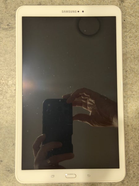 Samsung Galaxy Tab A SM-T580 Carousel 1