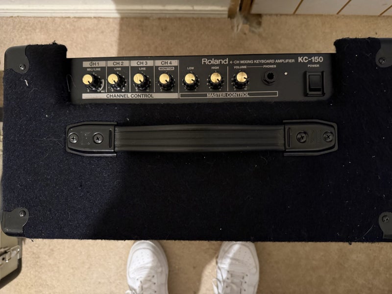 Roland KC-150 Keyboard Amplifier63977673124738112