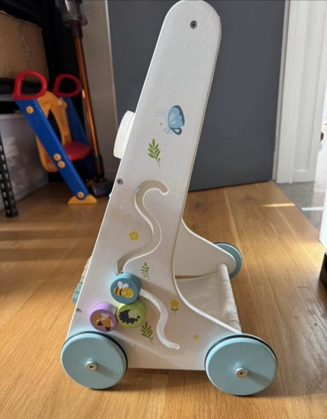 Le Toy Van Petilou Activity Walker Carousel 2