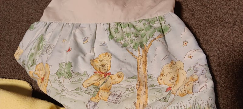 Cot sheet ,blanket, and valance Carousel 2