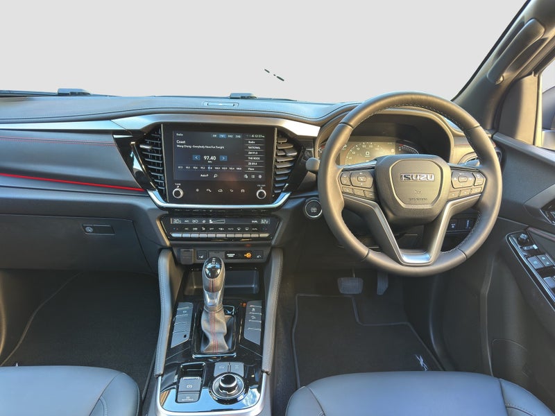 2025 Isuzu MU-X X-T / 3.0L DIESEL / 4WD63984324842882112