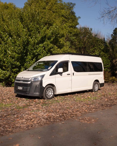 Toyota Hiace Professionally built custom campervan64074574845313112