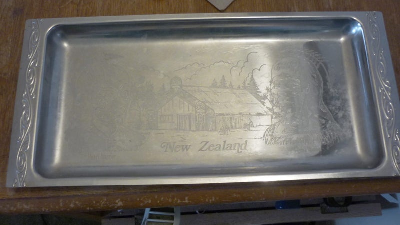 RETRO KIWIANA TRAY WITH MAORI ENGRAVINGS Carousel 1