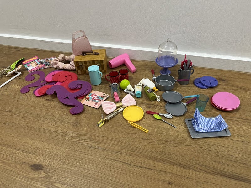 OUR GENERATION DOLLS - BULK LOT - TWO DOLLS & MANY ACCESSORIES Carousel 17
