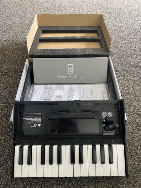 Roland JU06A and K25M Keyboard63984604099331114