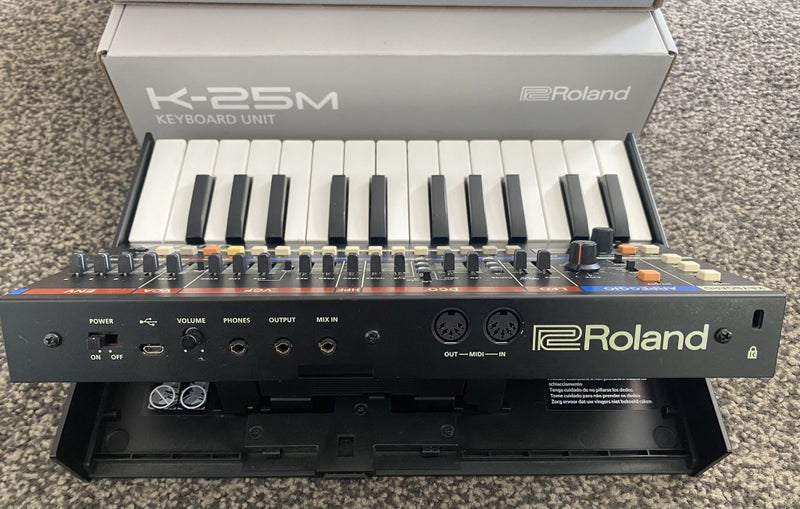 Roland JU06A and K25M Keyboard63984604099331111