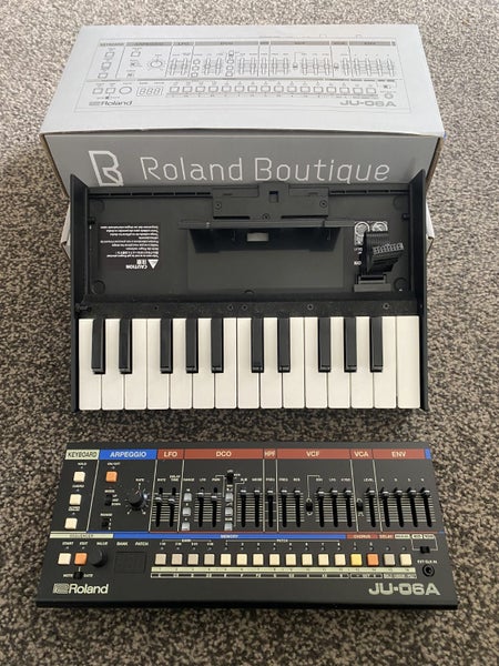 Roland JU06A and K25M Keyboard63984604099331112