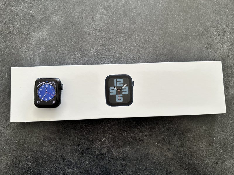 Apple Watch SE (GPS) (2nd Generation)63984604032515111