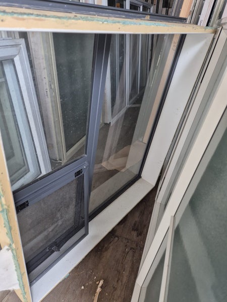 Denim Blue Aluminium window 1m x 1m with flyscreen #2172 Carousel 2