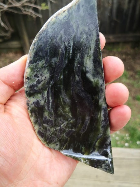 Pounamu greenstone Translucent patterned carving slab Carousel 1