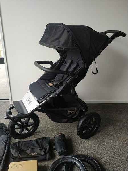 Near NEW Condition Mountain Buggy Urban Jungle + Carousel 2