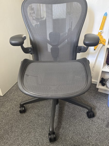 Aeron Chair Carousel 1