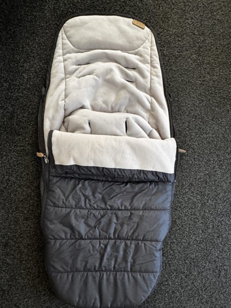 Edwards and co sleeping bag Carousel 1
