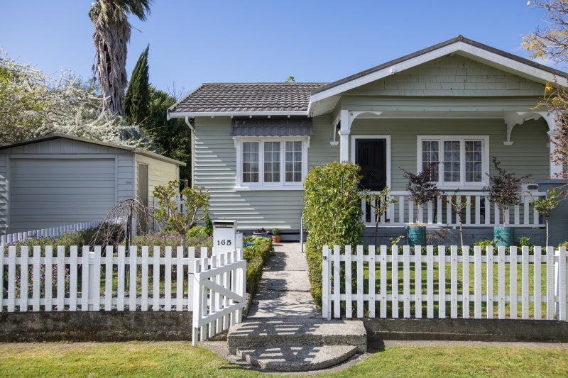 Character, Lifestyle & Location!64063373140098112