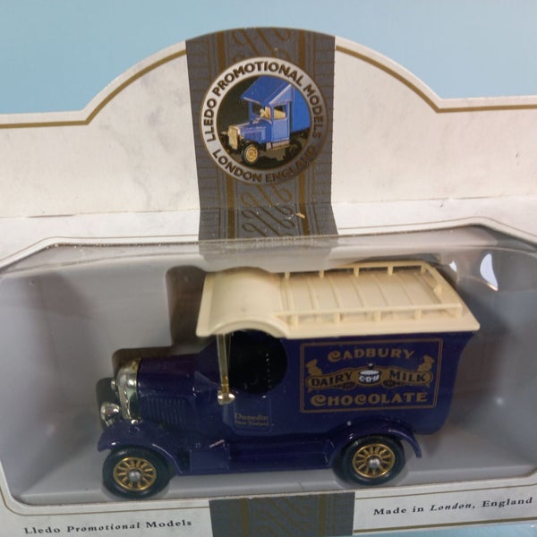 Model T Ford Car & Bullnose Morris Van CADBURY CHOCOLATE (2) Carousel 3