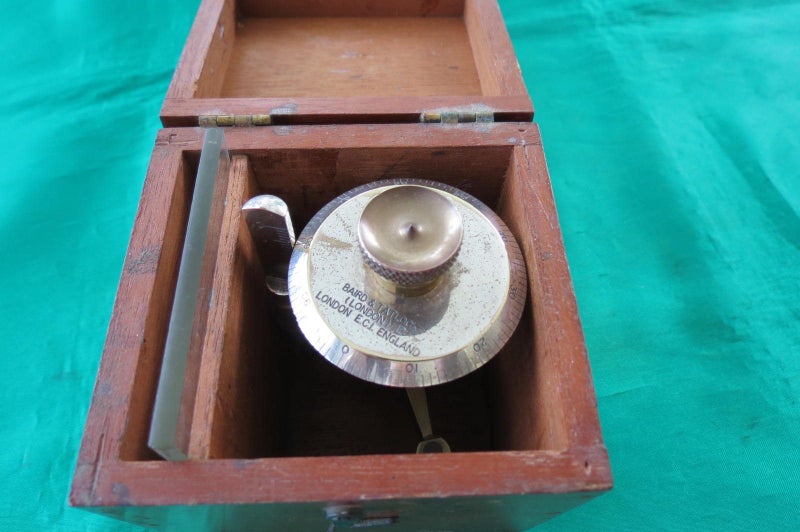 A Superb vintage Cased - Spherometer. Carousel 4