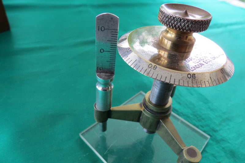 A Superb vintage Cased - Spherometer. Carousel 4