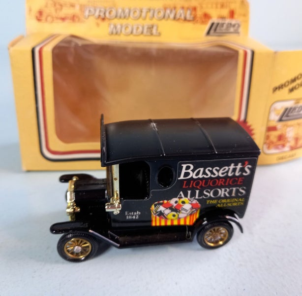 Days Gone 1920 Ford Model T Van BASSETT’S LIQUORICE ALLSORTS Carousel 1