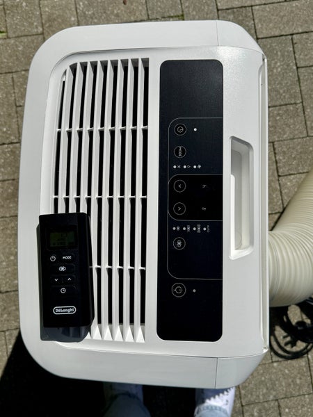 DeLonghi PAC EM82K.1 • PACEM82 Portable Air-Conditioner • Dehumidifier Carousel 1