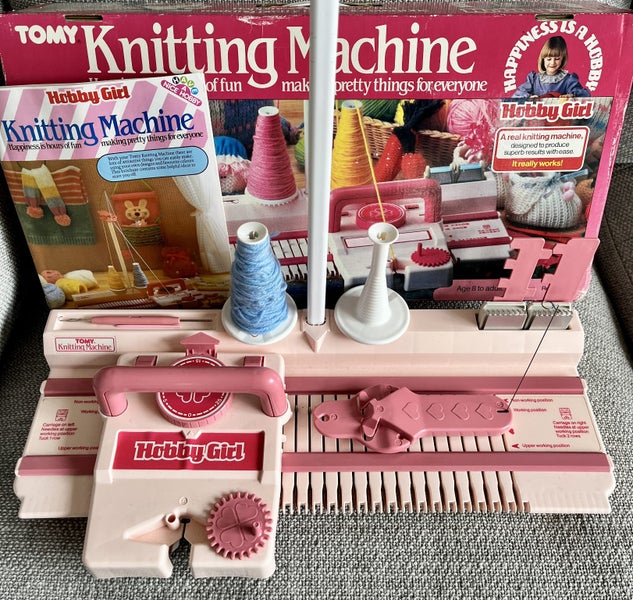Vintage 1980s Tomy Hobby Girl Knitting Machine! Carousel 1