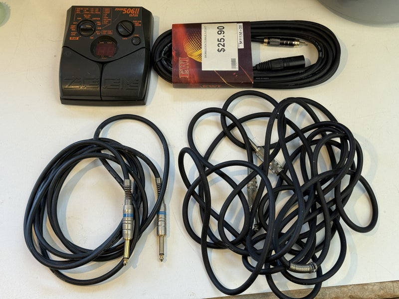 ***$1 Reserve*** 3 x Guitar Amps: Fender, Marshall, Roland Carousel 20