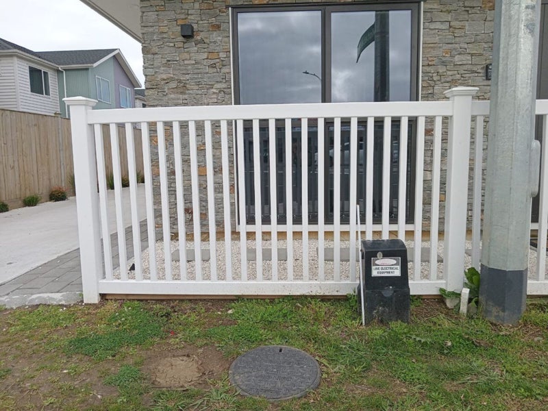 Ellen - Picket PVC Fence Panel Kit 1200H x2400W (Post Length-1930mm) Carousel 7