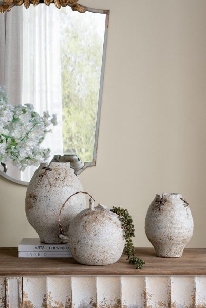 HAND PULLED VASE (18 x 18 x 24cm) Carousel 7