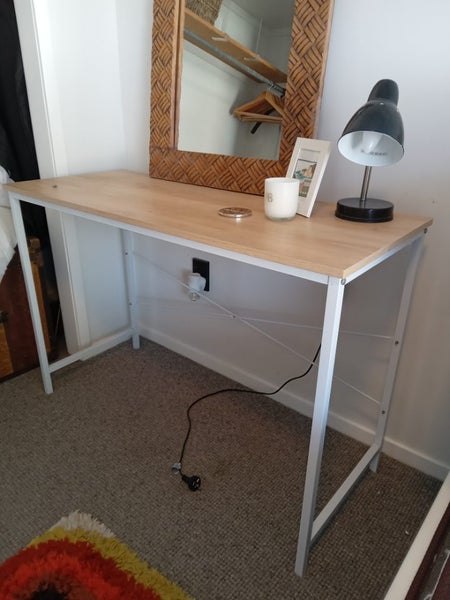 SLIMLINE desk Carousel 1