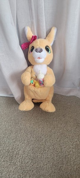 Fur Real Kangeroo and Babies Carousel 6