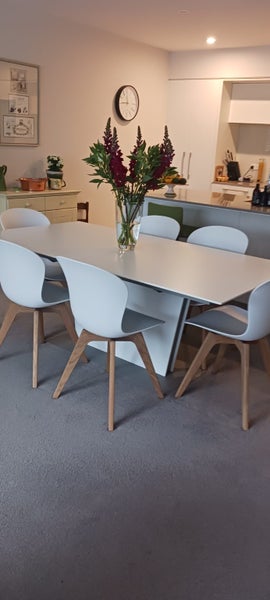 Bo Concept Dining Table and 8 Chairs63987891337091110