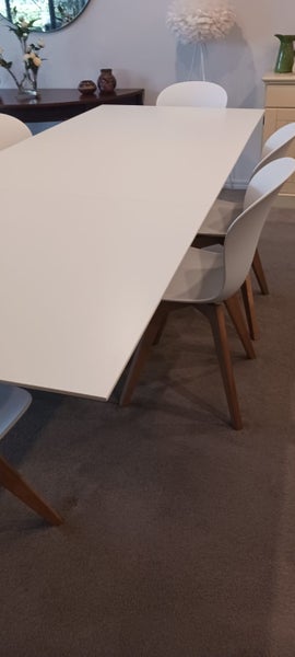 Bo Concept Dining Table and 8 Chairs63987891337091112