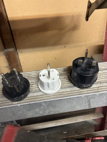 Travel plugs Carousel 1