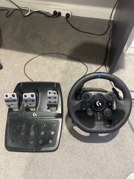 Logitech G923 Racing Wheel PC/Playstation Carousel 1