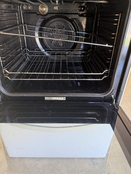 Westinghouse Apollo 60cm Electric oven 4U606W Carousel 10