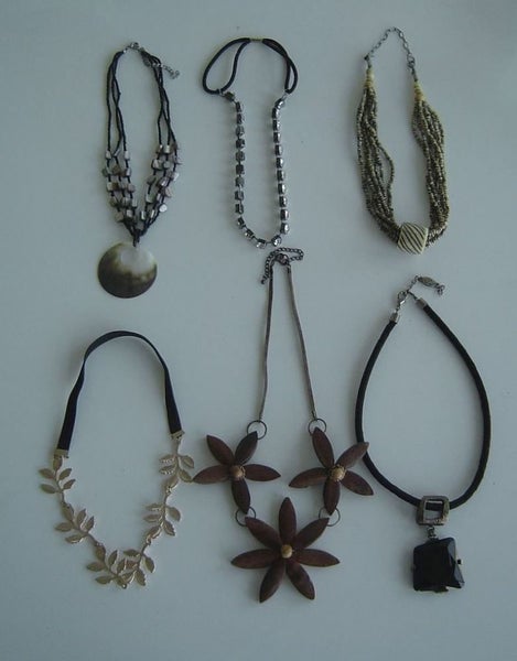 Costume Jewellery Necklaces x 6 Carousel 1