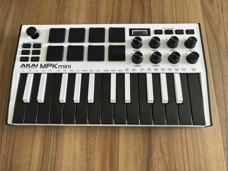 AKAI MPK MINI + ATH-M40X HEADPHONES63989269105793111