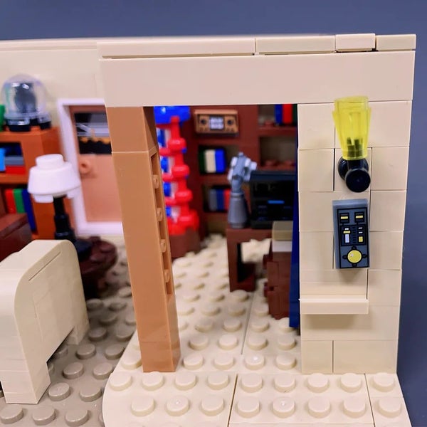 NNEOBA The Big Bang Theory Toy Building Carousel 7