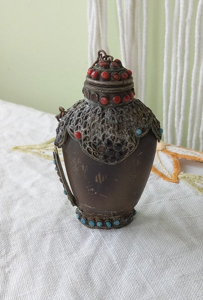 Vintage/Antique Snuff Bottle Jewelled Glass/Silver Metal Beaded. Carousel 2