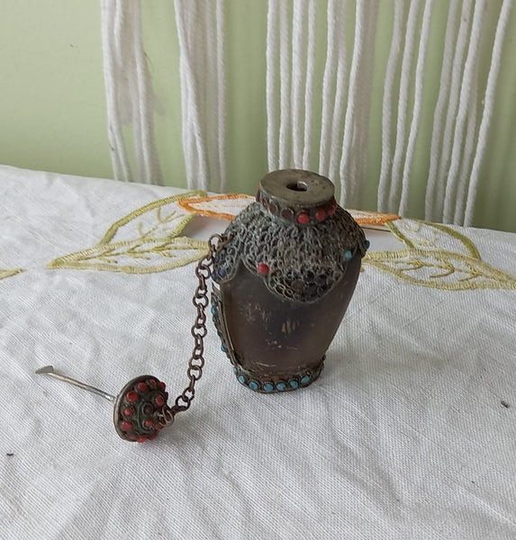 Vintage/Antique Snuff Bottle Jewelled Glass/Silver Metal Beaded. Carousel 1