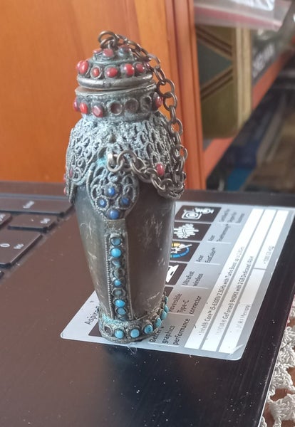 Vintage/Antique Snuff Bottle Jewelled Glass/Silver Metal Beaded. Carousel 8