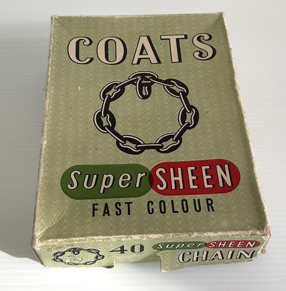 ** VINTAGE COTTON THREAD BOX ** COATS ** WITH 4 WOODEN REELS ** Carousel 1