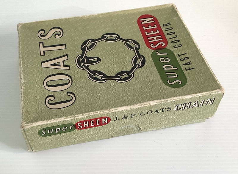 ** VINTAGE COTTON THREAD BOX ** COATS ** WITH 4 WOODEN REELS ** Carousel 8