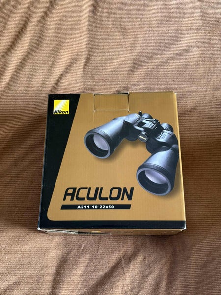 Nikon Aculon Binoculars A211 Carousel 1